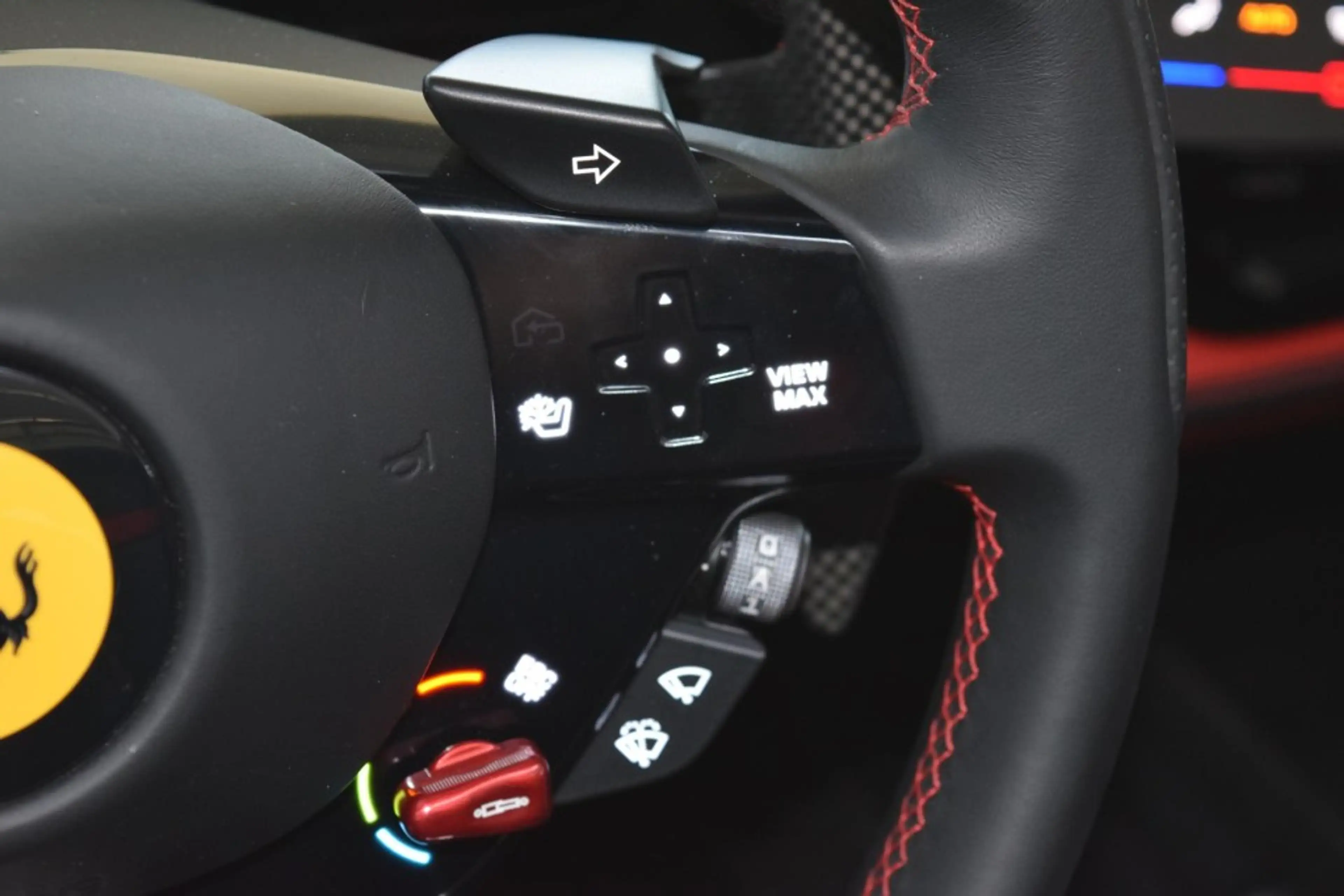 Ferrari SF90 Spider Racingsitze Lifting Carbon Kamera — photo 11