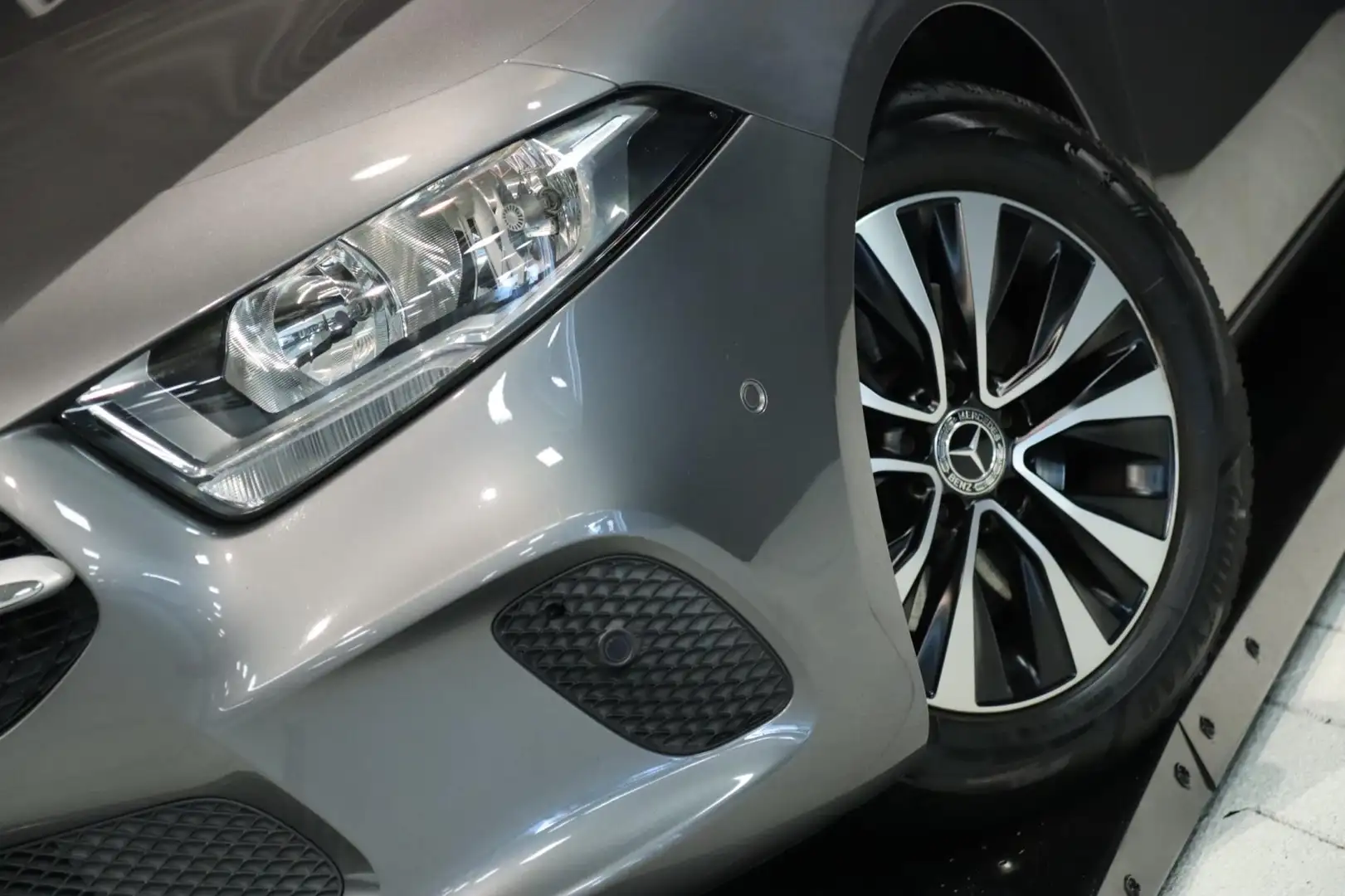 Mercedes-Benz A 200 Business Solution / CAMERA / CARPLAY / NAP! Gris - 2