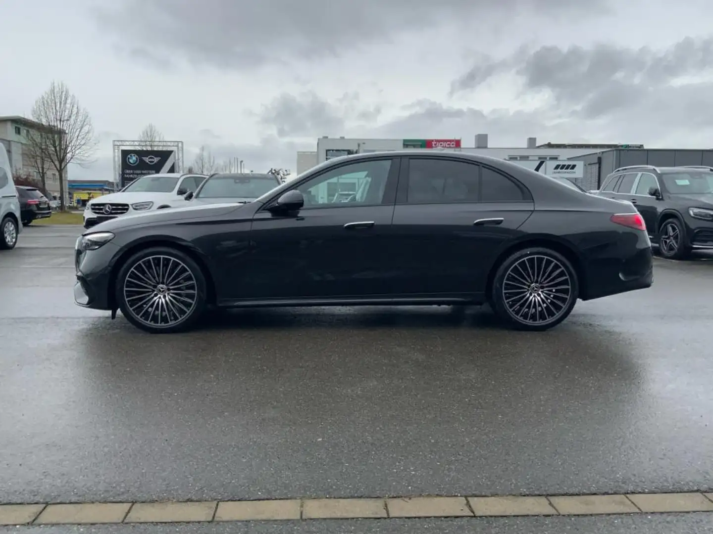 Mercedes-Benz E 220 d 4M +AMG+DISTRO+NAVI+SHZ+AMBIENTE+360°KAM Gris - 2