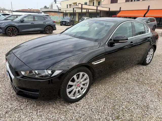 Jaguar XE XE 2.0d Prestige 180cv auto