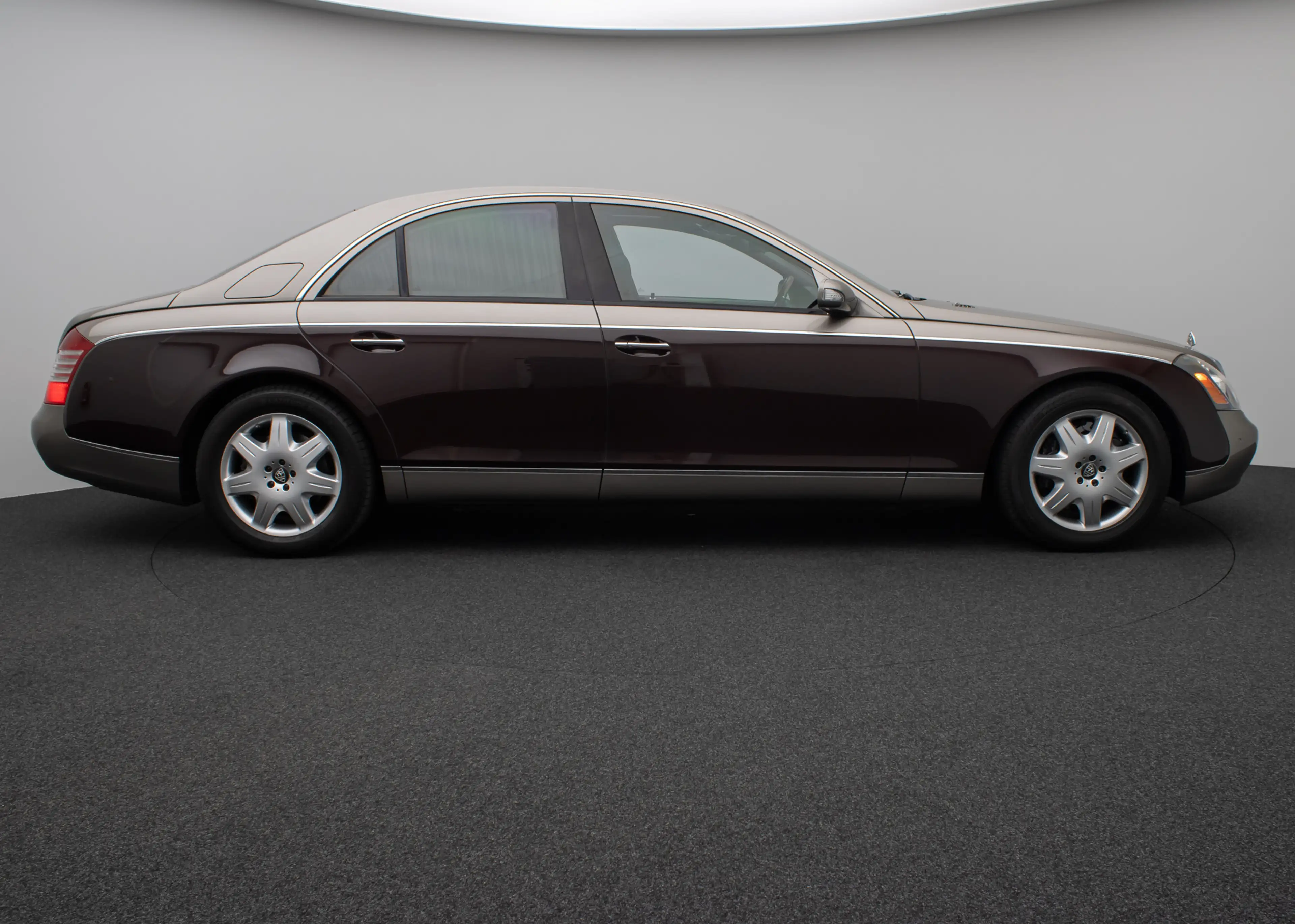 Maybach 57 DUOTONE V12 Fondpaket Massage Solar VOLL — photo 5