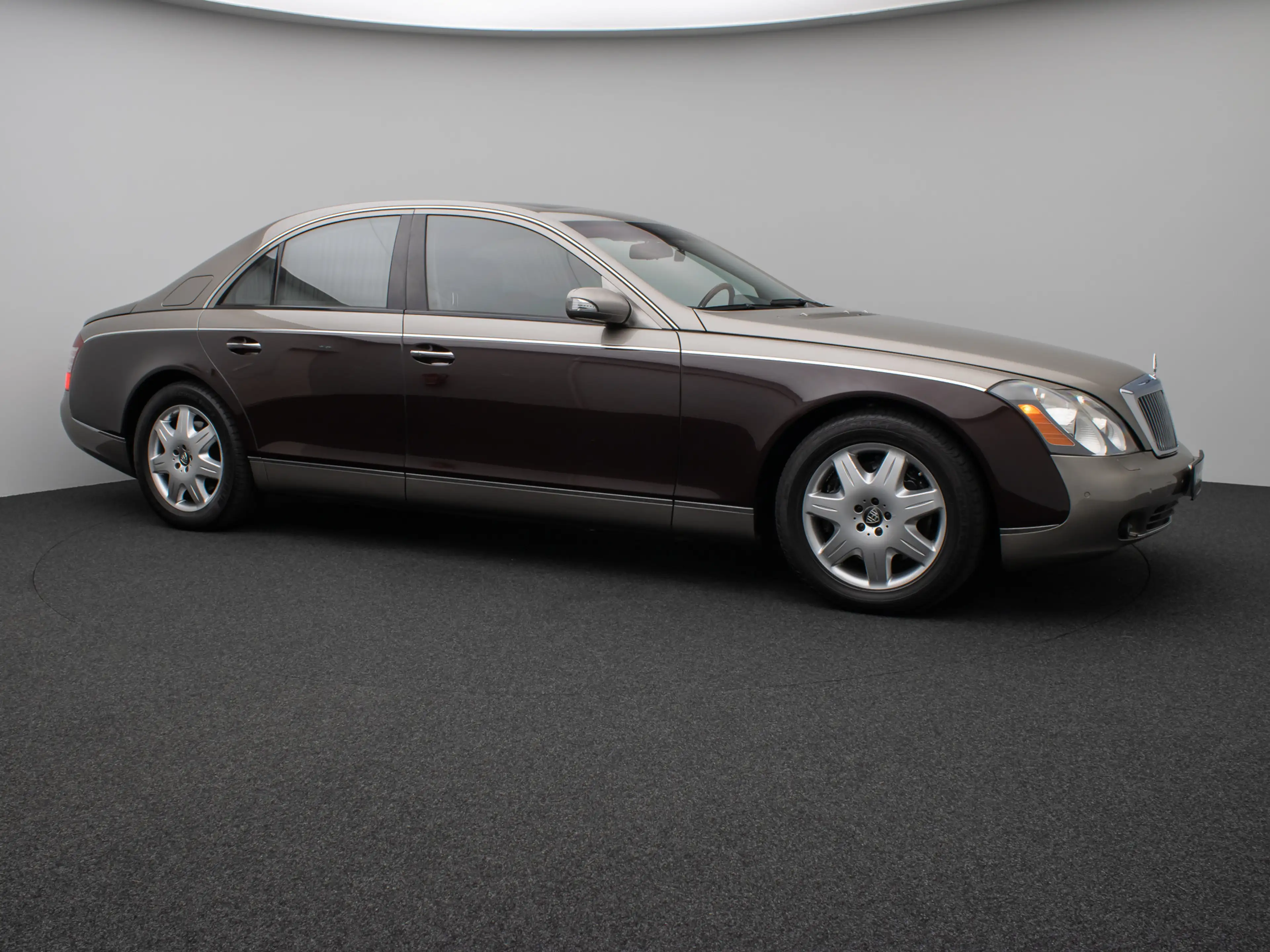 Maybach 57 DUOTONE V12 Fondpaket Massage Solar VOLL — photo 4
