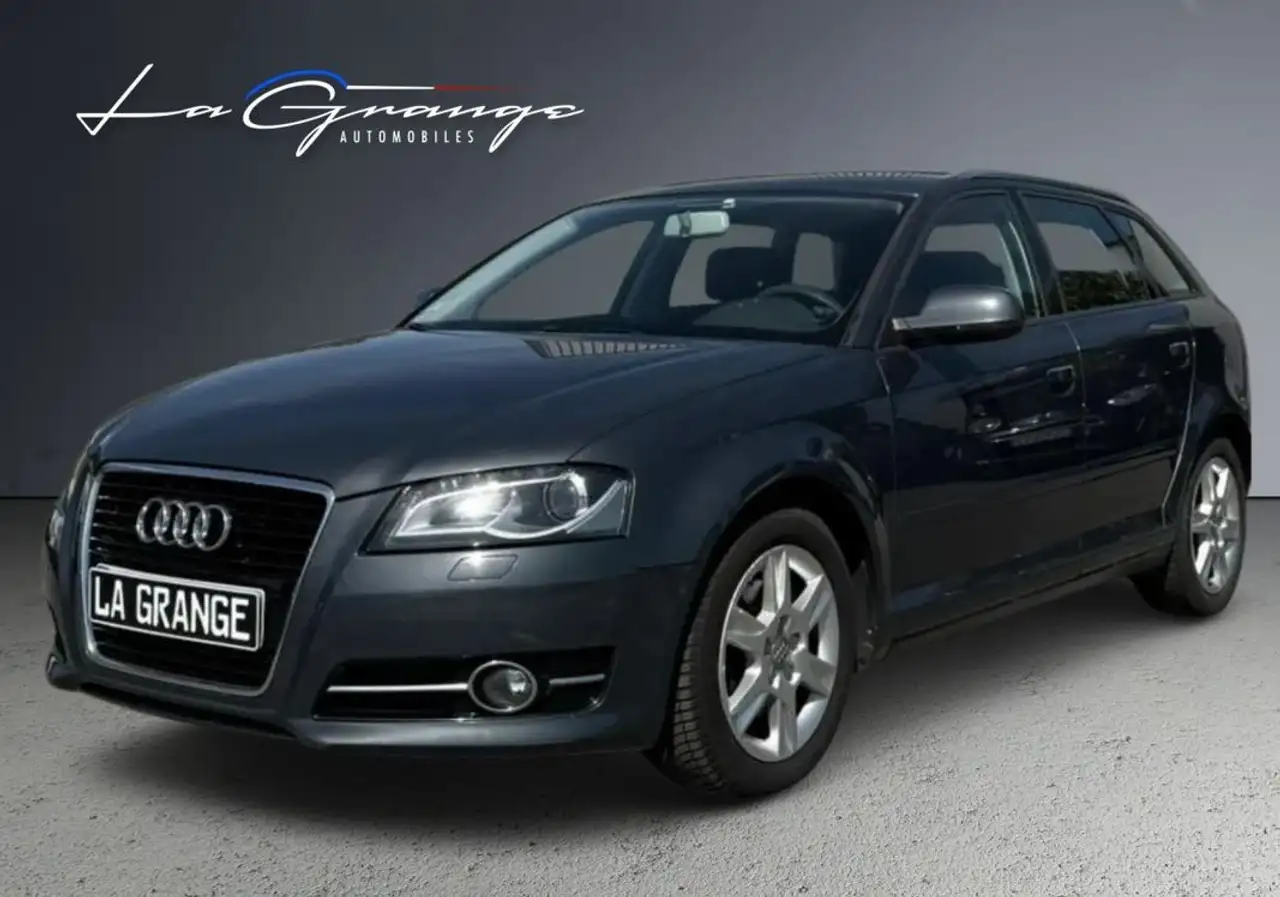 Audi A3 (2) 1.6 TDI DPF 105 AMBITION LUXE