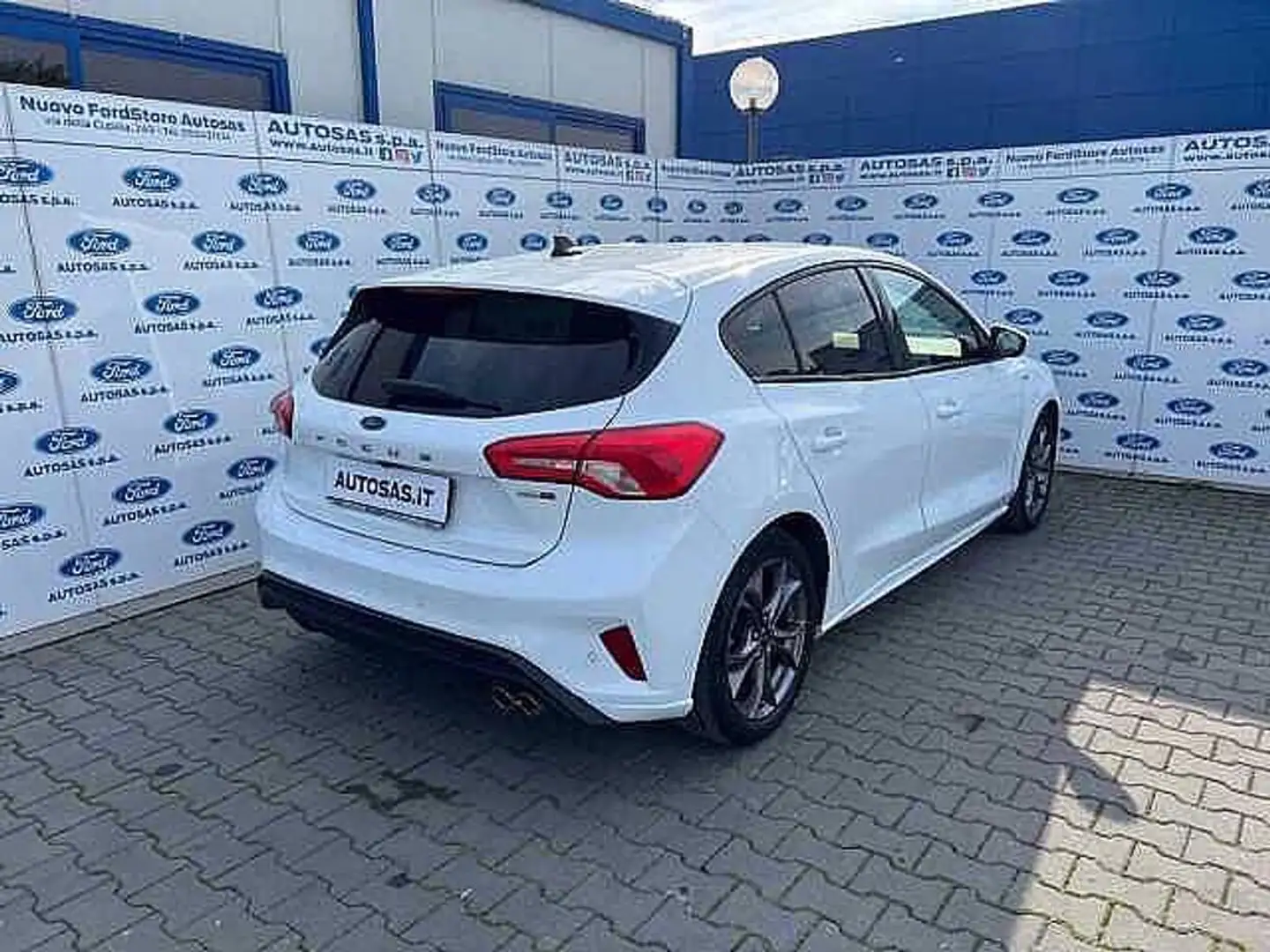 Ford Focus 1.0 EcoBoost Hybrid 125 CV 5p. Business Weiß - 2