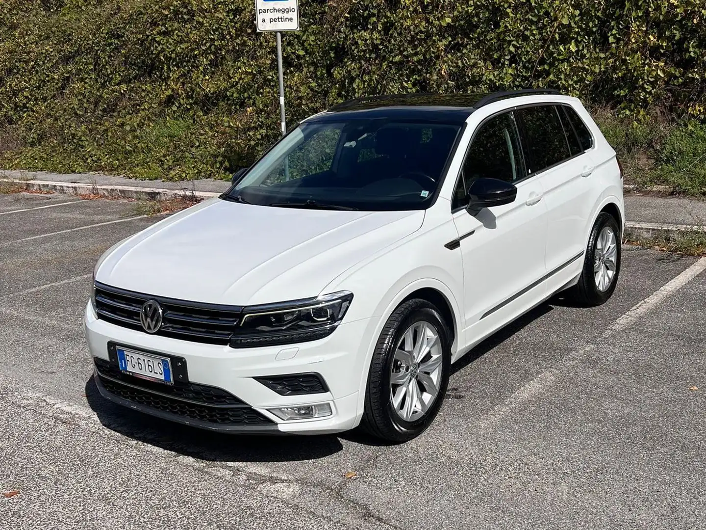 Volkswagen Tiguan Tiguan II 2016 2.0 tdi Executive 150cv dsg Bianco - 2