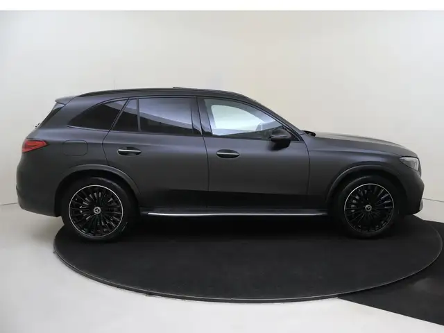 Mercedes-Benz GLC view 9