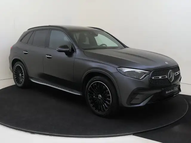 Mercedes-Benz GLC view 2