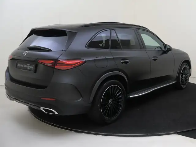 Mercedes-Benz GLC view 4