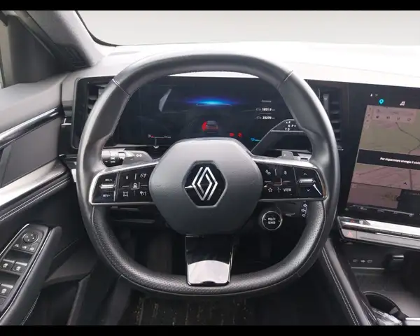 Renault Austral view 12