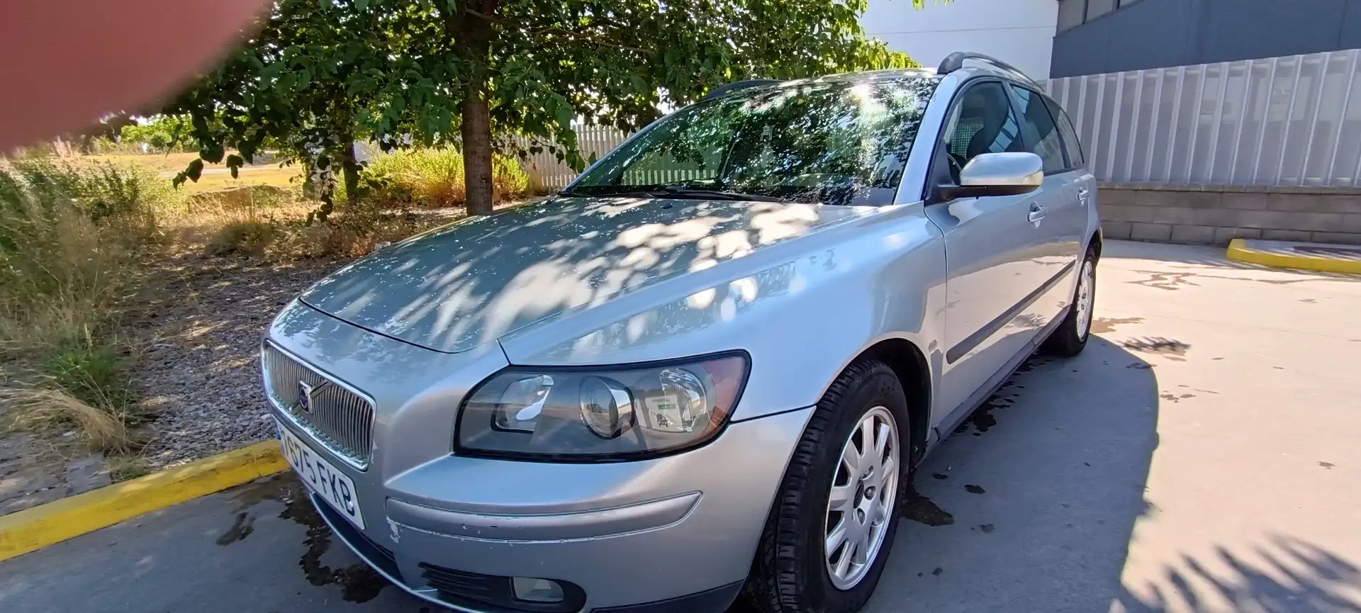 Volvo V50 1.6D Kinetic Kinetic Plateado - 1