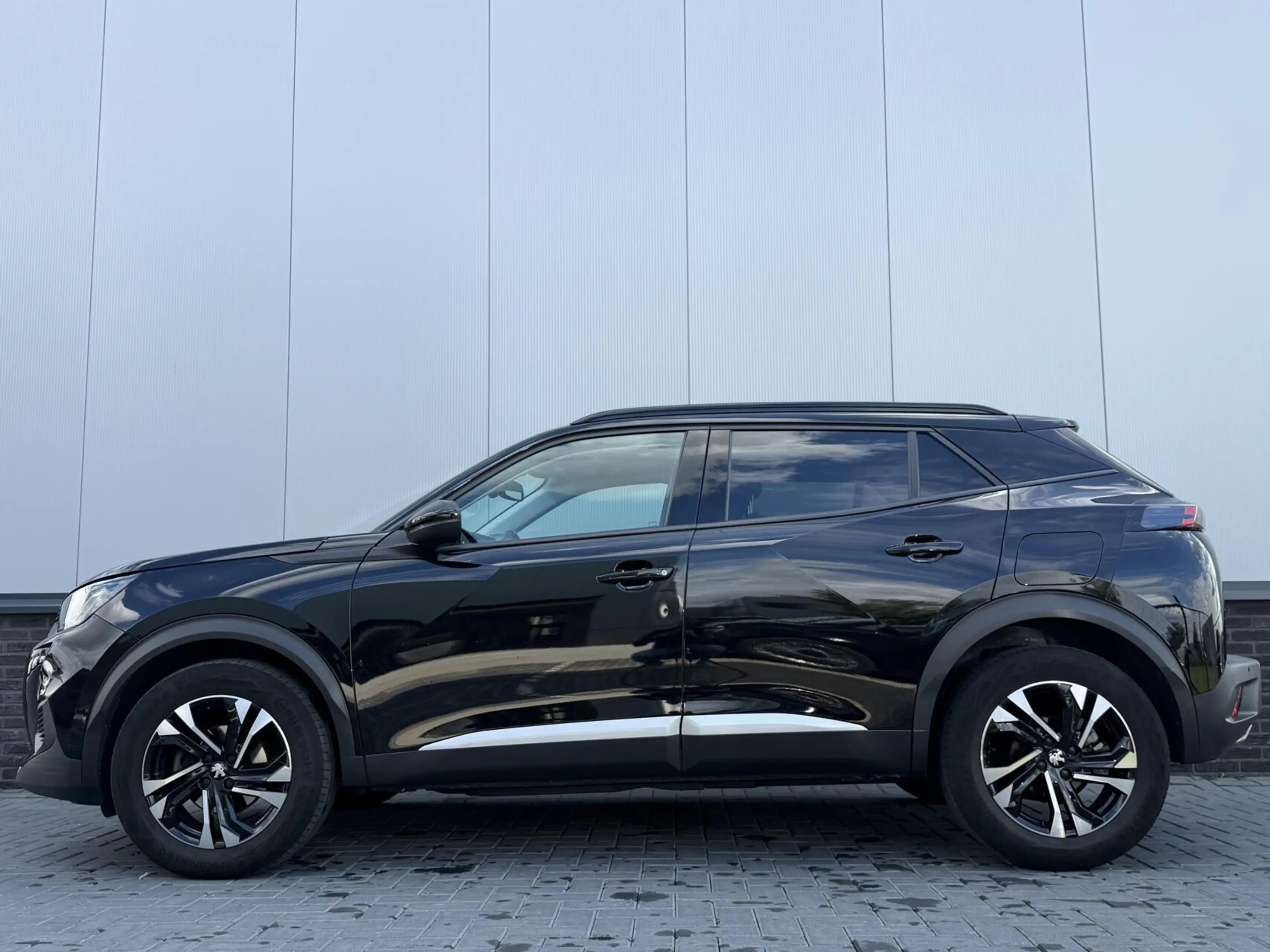 Peugeot 2008 1.2 PureTech Allure — photo 5