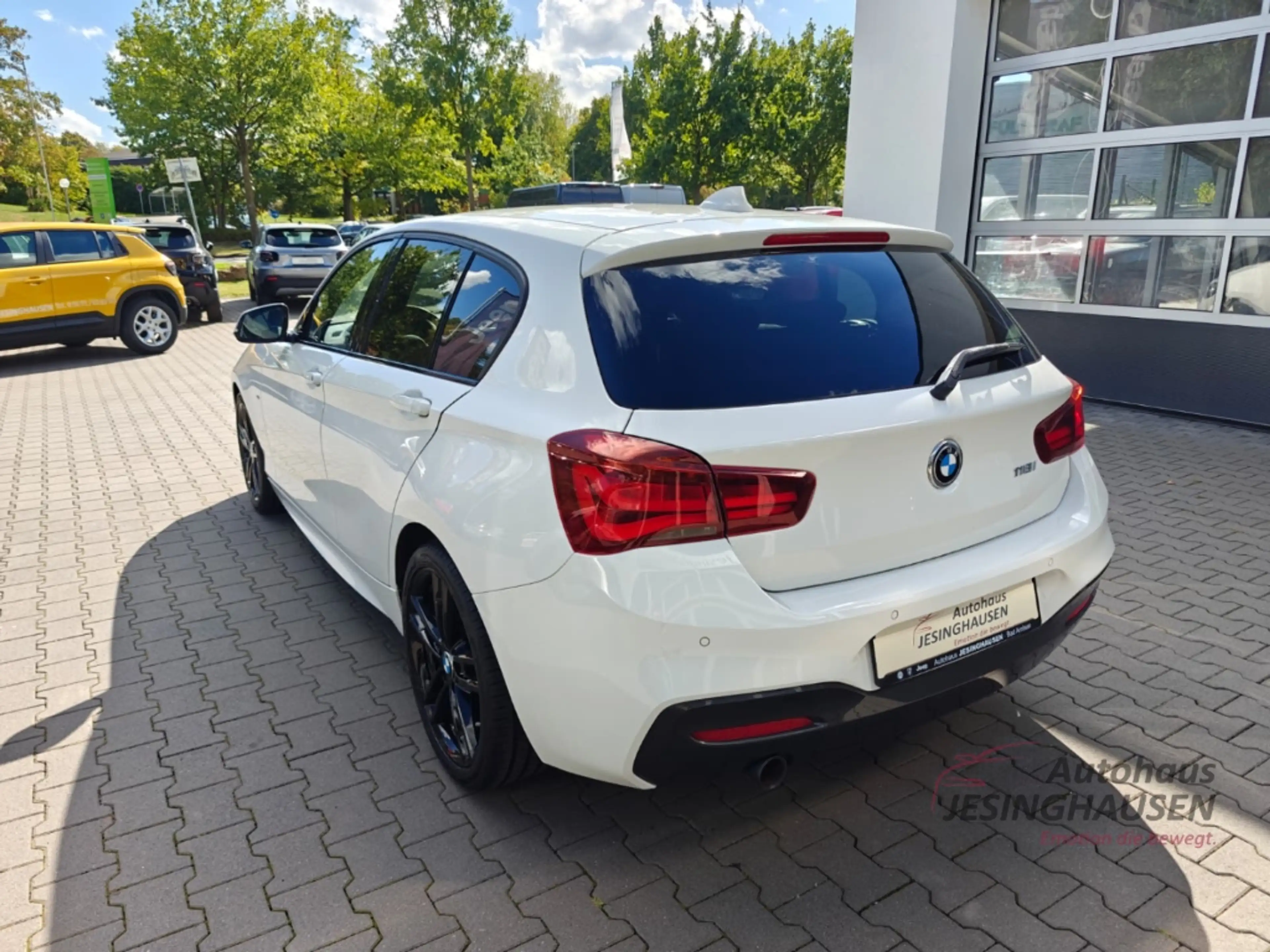 BMW 118 i M Sport Shadow Line+Winterp.+Tempomat+LED+Mehrzo — photo 10