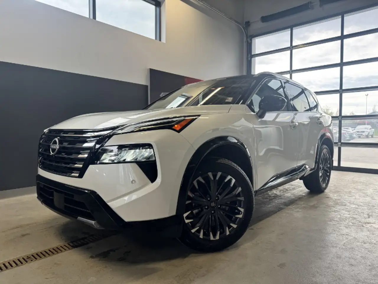 Nissan Rogue снимка Nissan Rogue