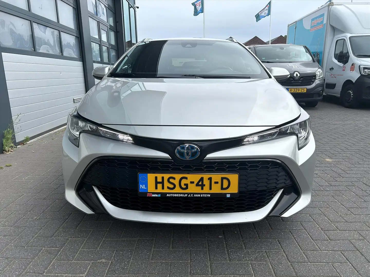 Toyota Corolla Touring Sports 1.8 Hybrid 122pk, Carplay, Winterpa Grijs - 2
