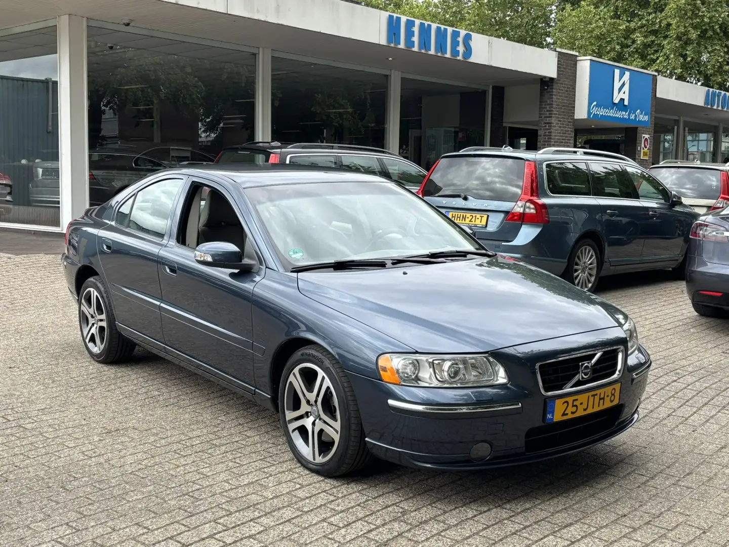 Volvo S60 2.5T 209pk Aut Summum BTW voordeel €500,- Modrá - 1
