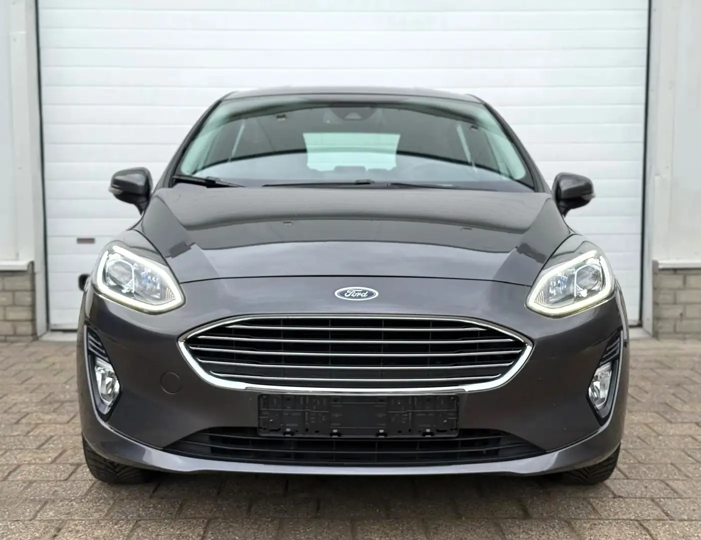 Ford Fiesta 1.1Titanium1e Eigenaar LEDCarplay Parksens BTWAuto Grijs - 2