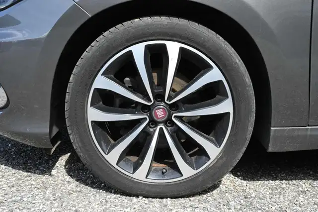 Fiat Tipo view 10