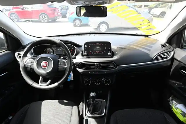 Fiat Tipo view 11