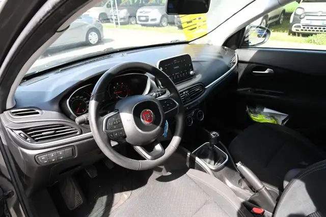 Fiat Tipo view 12