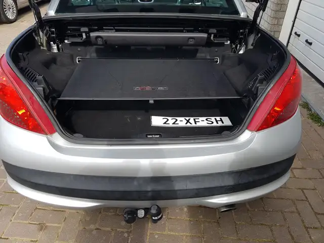 Peugeot 207 view 7