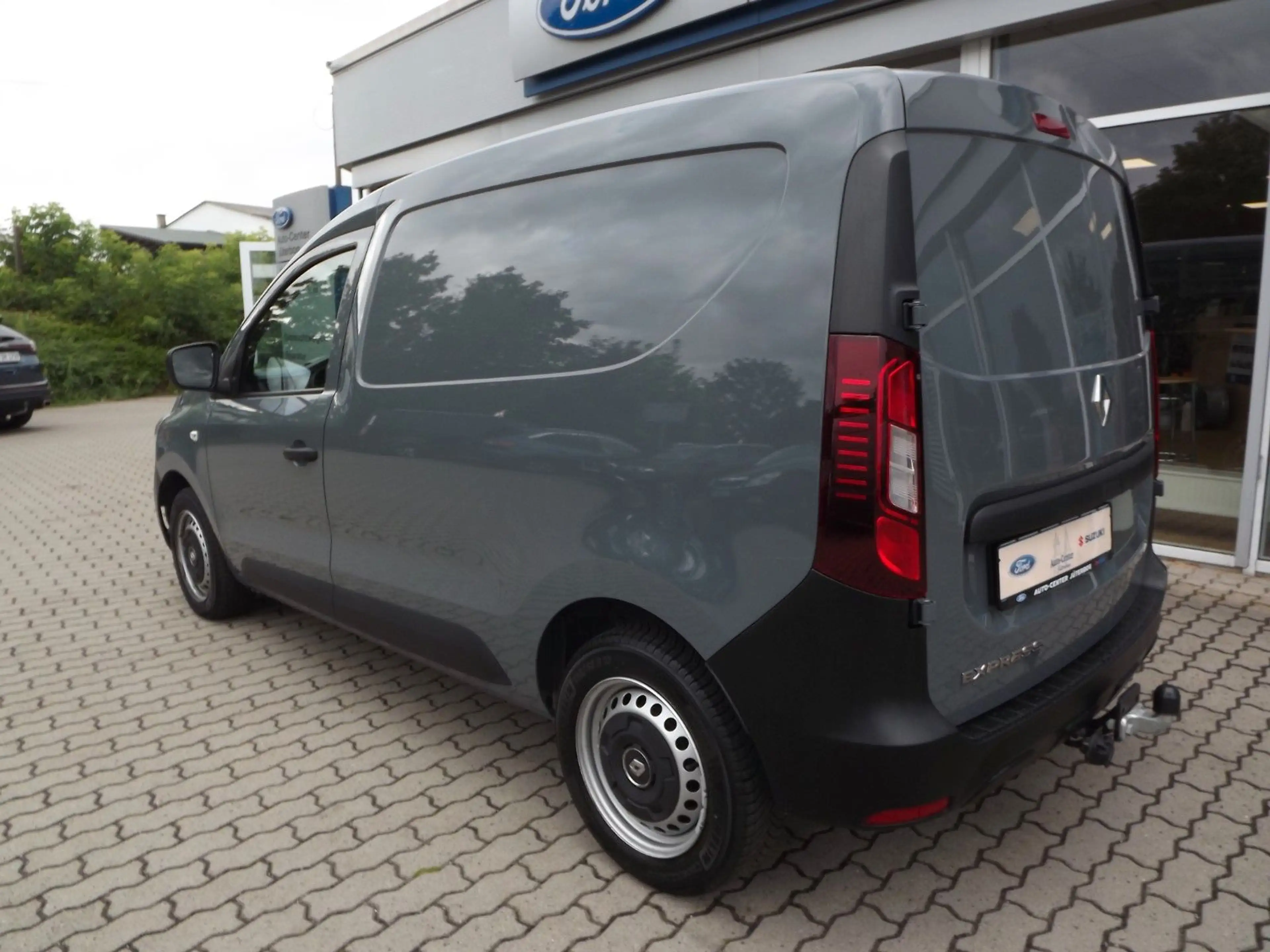 Renault Express 1.5 Blue dCi95 Extra*AHK*SHZ*Holzboden* — photo 7