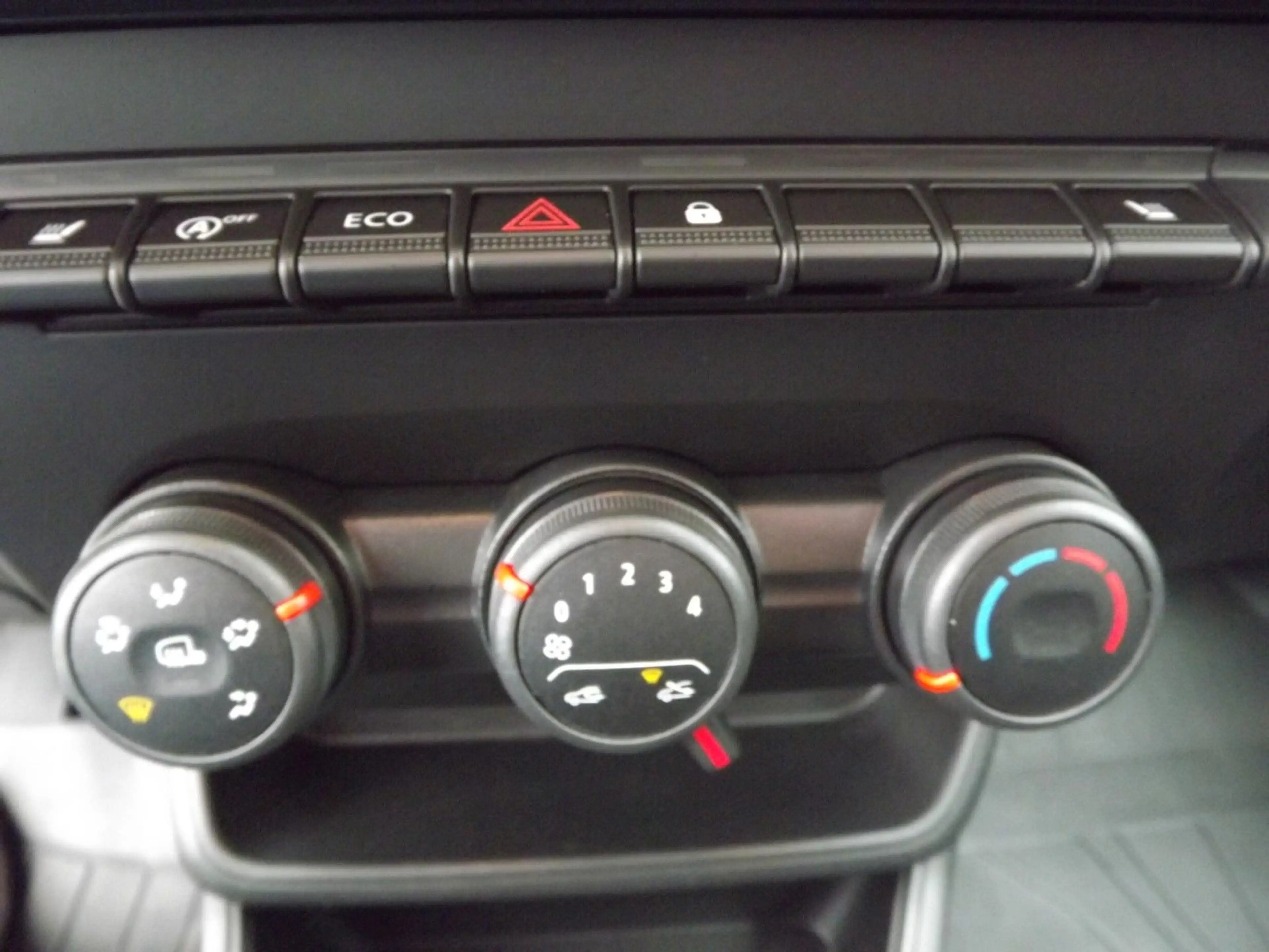 Renault Express 1.5 Blue dCi95 Extra*AHK*SHZ*Holzboden* — photo 12