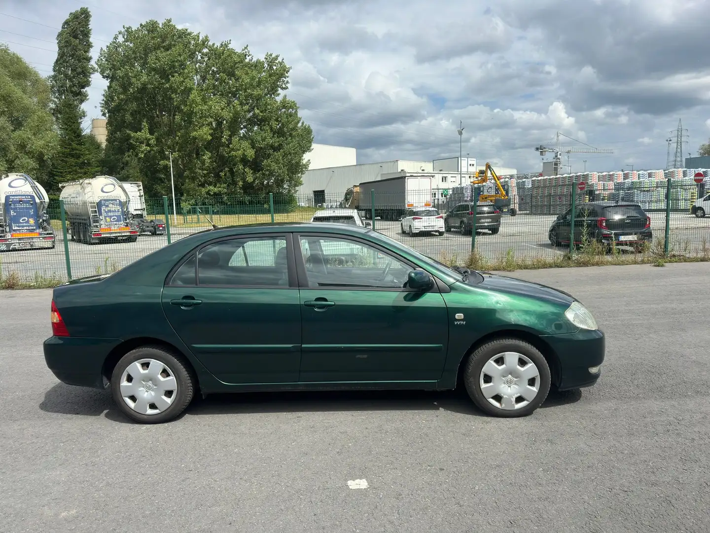 Toyota Corolla 1.4i airco digital climatisé Vert - 2
