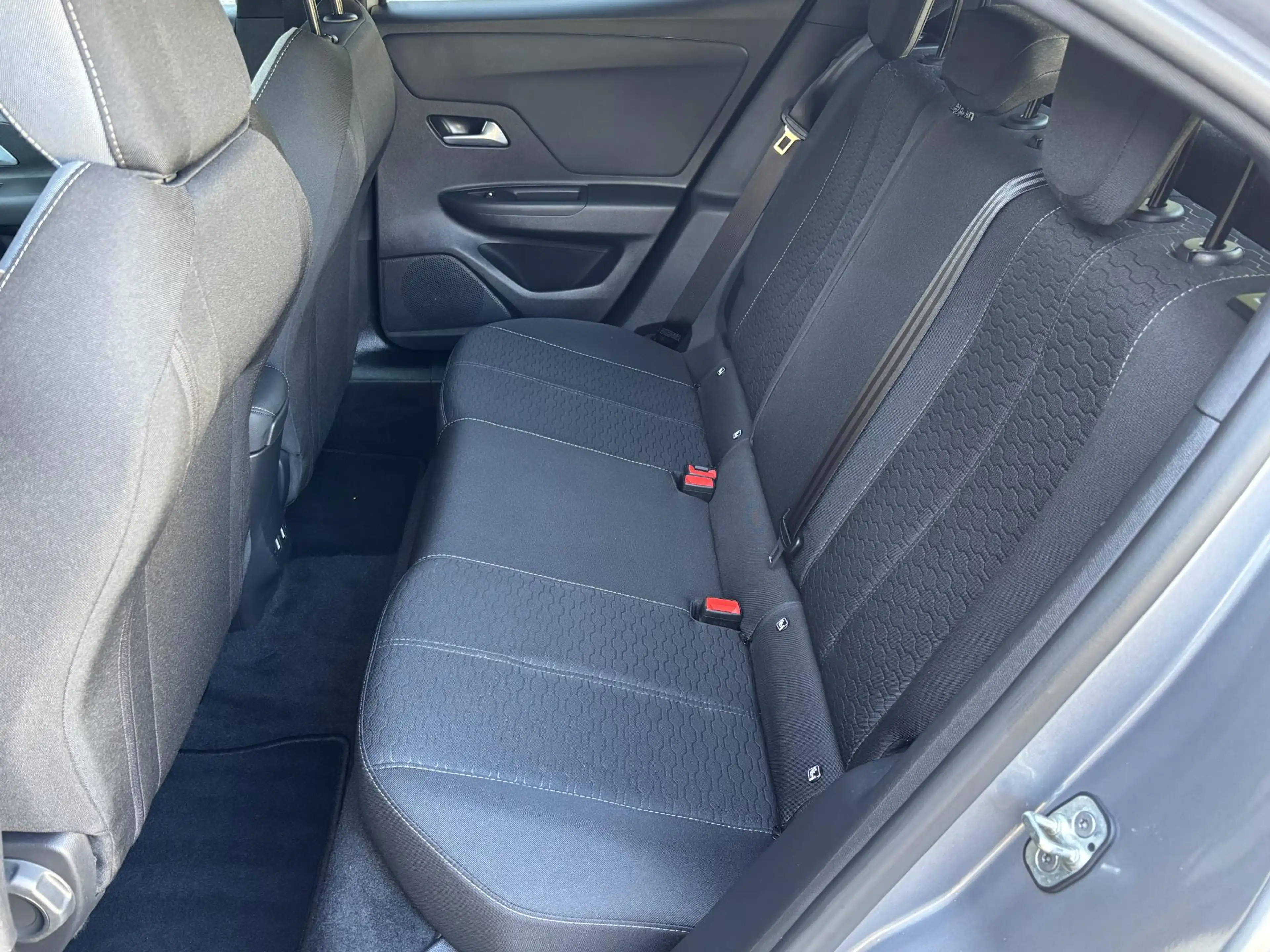 Opel Mokka-E Electric Business Edition 54 kWh | ACCU 98% | Navi — photo 13