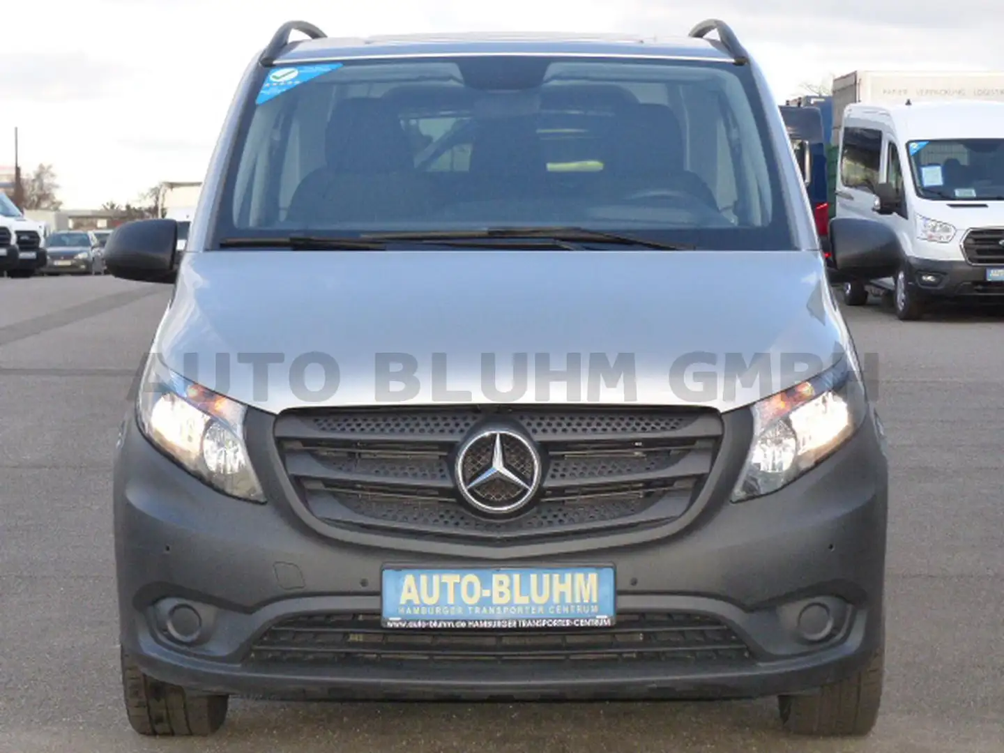 Mercedes-Benz Vito 114 CDI Mixto Compact 4X4 + Klima Standhzg. Plateado - 2
