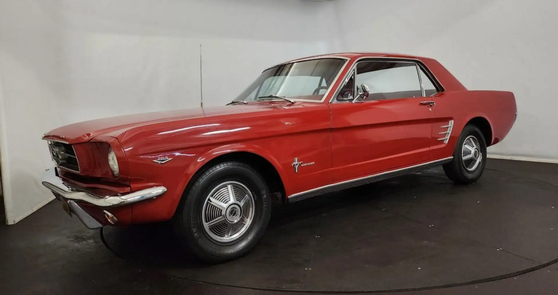 Ford Mustang Rouge - 2