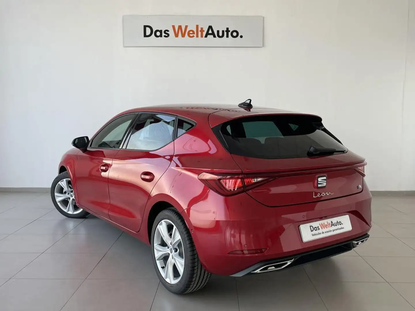 SEAT Leon 1.5 eTSI DSG-7 S&S FR Special Edition 150 Rojo - 2