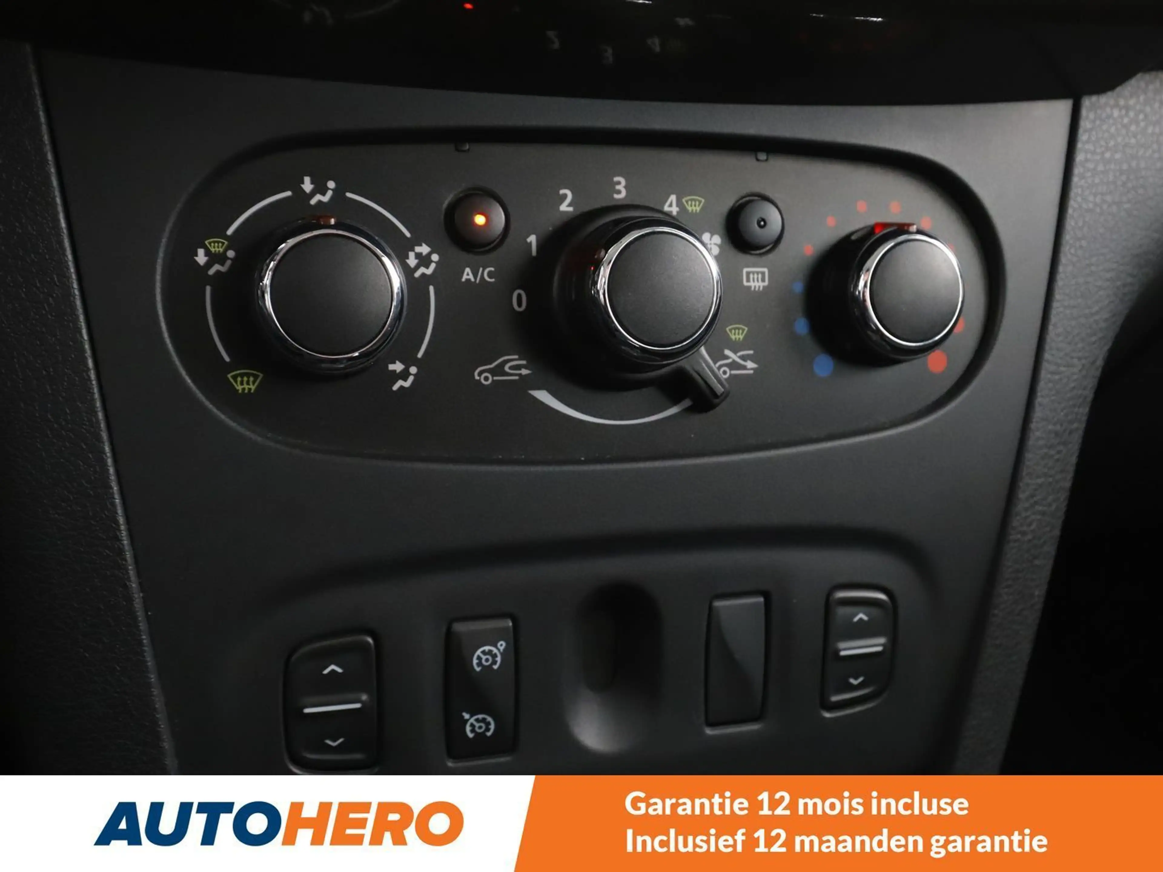 Dacia Logan 0.9 TCe Laureate — photo 10