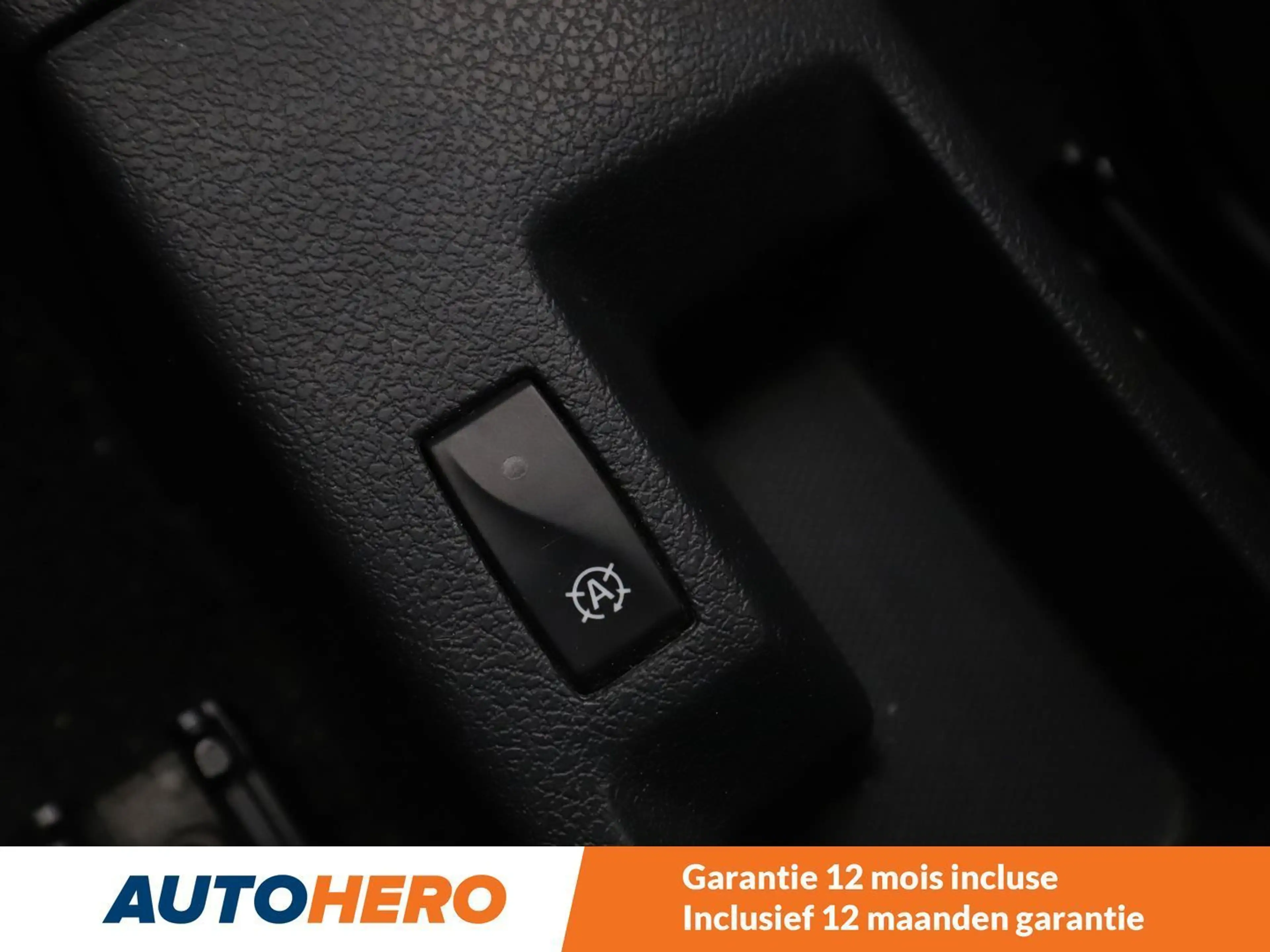Dacia Logan 0.9 TCe Laureate — photo 12