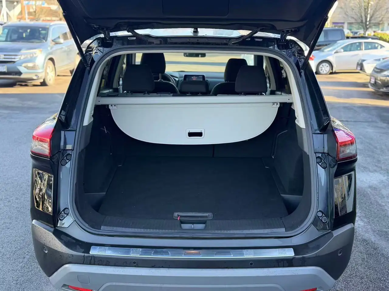 Nissan Rogue снимка Nissan Rogue