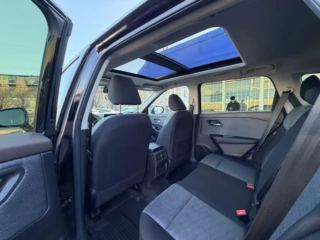 Nissan Rogue снимка Nissan Rogue