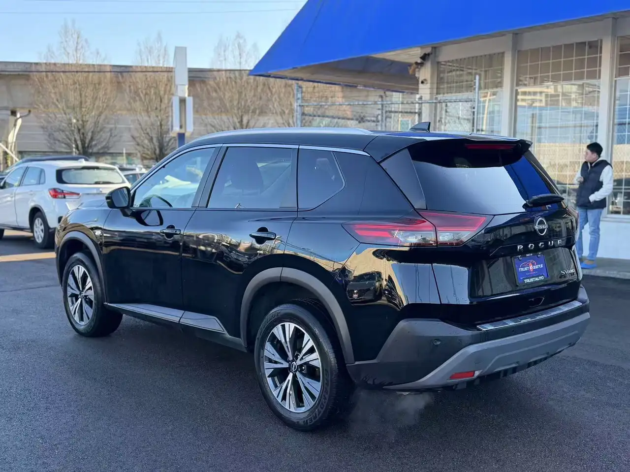 Nissan Rogue снимка Nissan Rogue