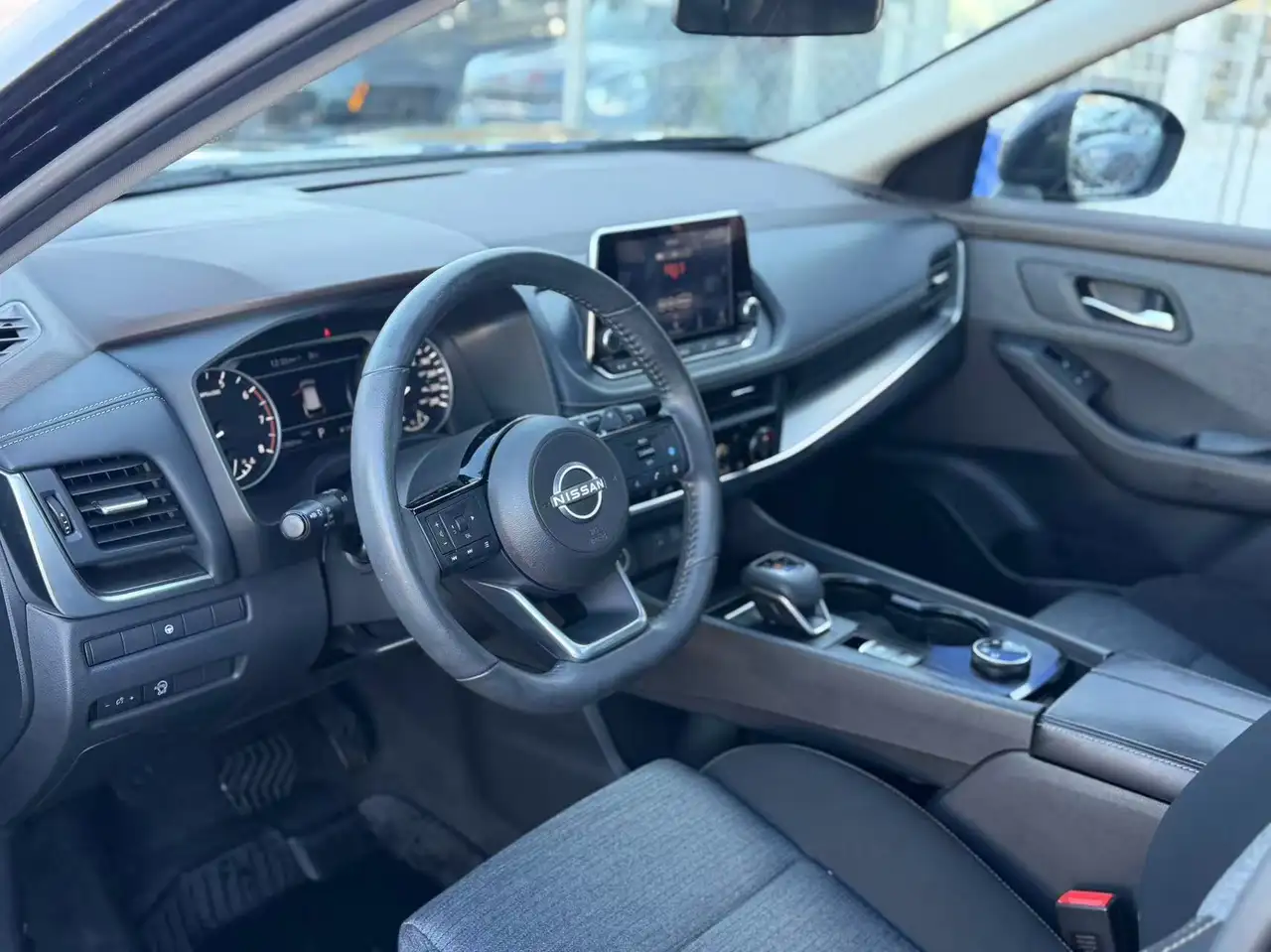 Nissan Rogue снимка Nissan Rogue