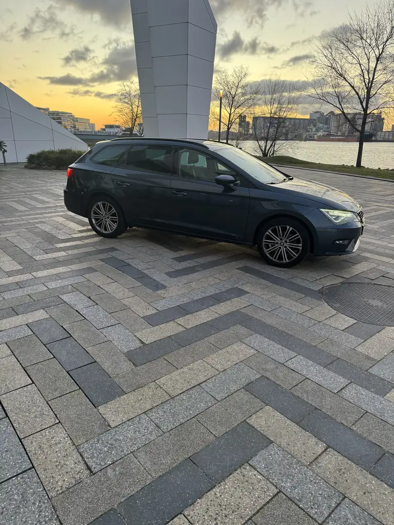 SEAT Leon Seat Leon FR ST 2.0 TDI 150PK Dsg-7 2020 Grijs Grijs - 2