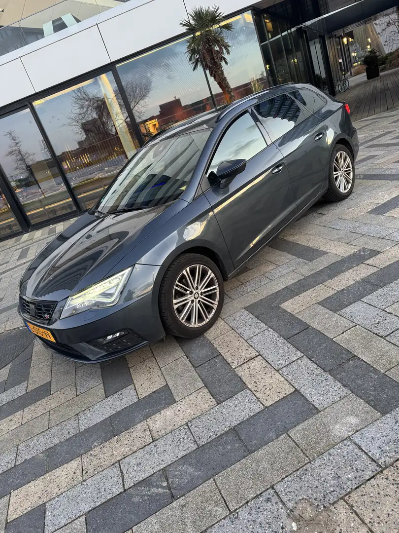 SEAT Leon Seat Leon FR ST 2.0 TDI 150PK Dsg-7 2020 Grijs Grijs - 1