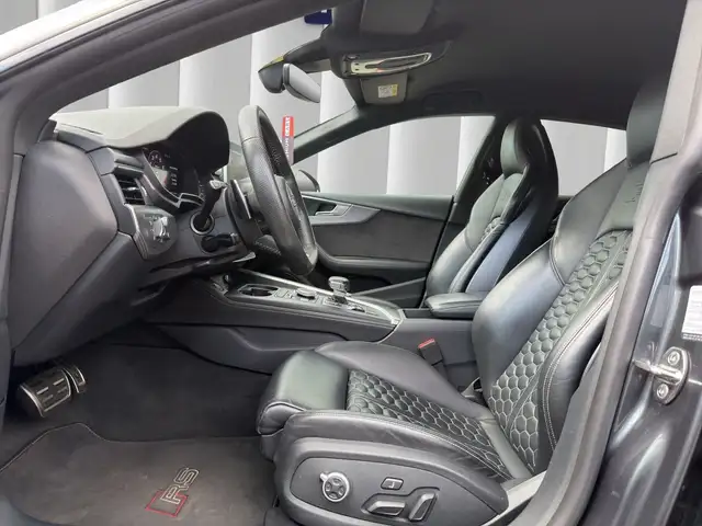 Audi RS5 view 10