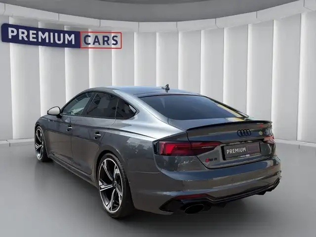 Audi RS5 view 3