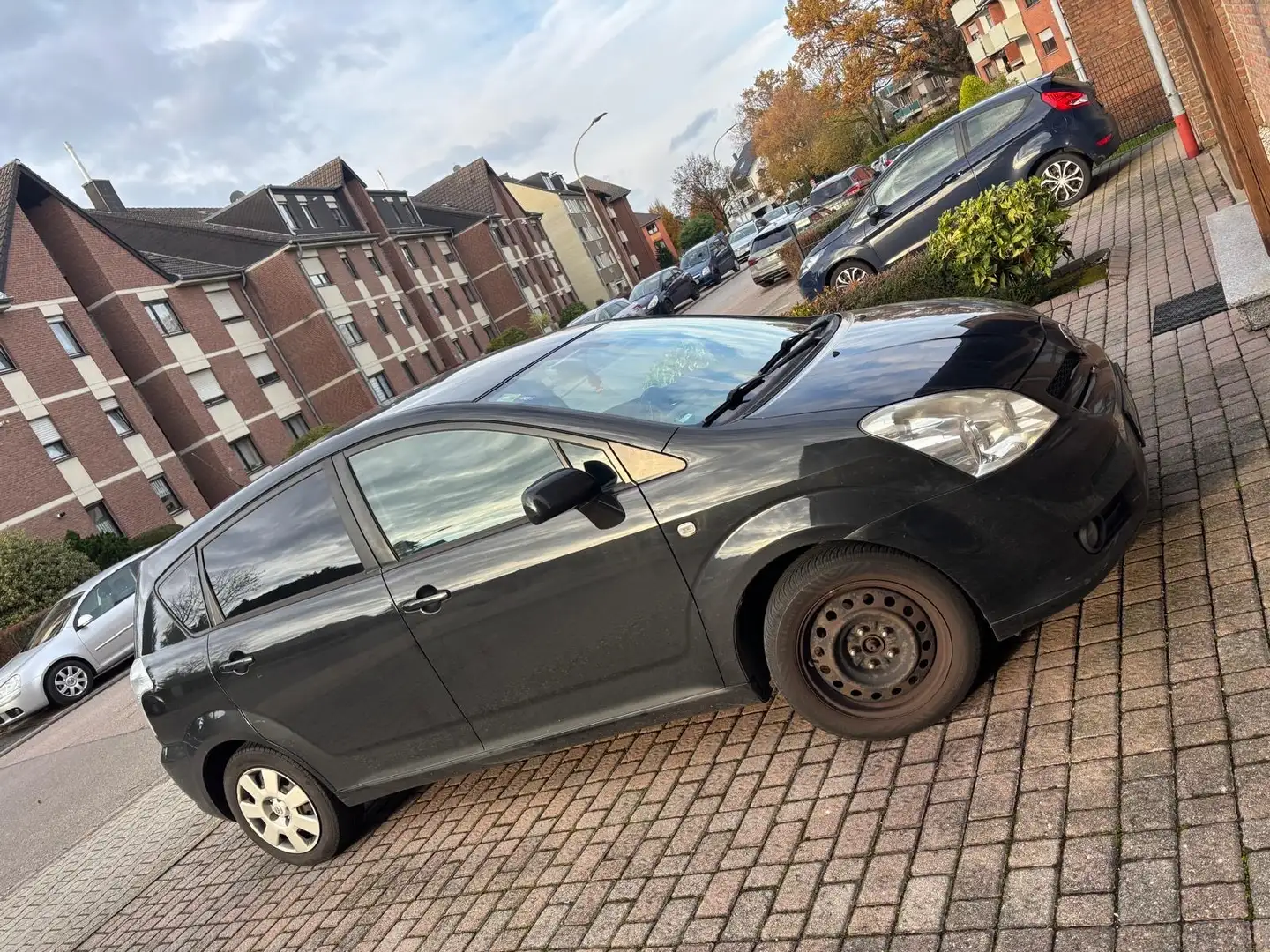 Toyota Verso Schwarz - 1