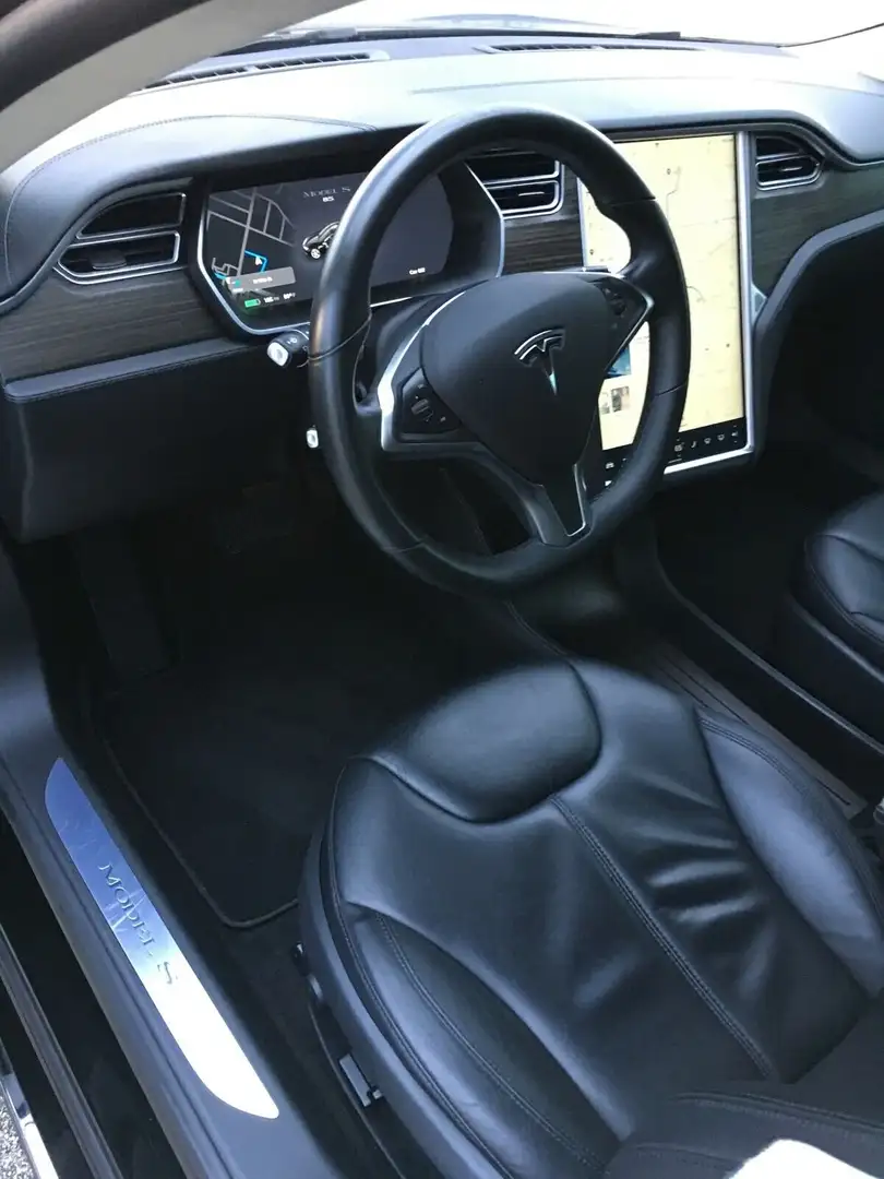 Tesla Model S Model S 85 Schwarz - 2
