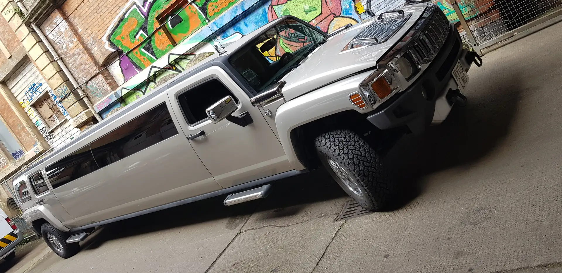 HUMMER H3 3.7 automatino luxury auto limo limosuine - 2