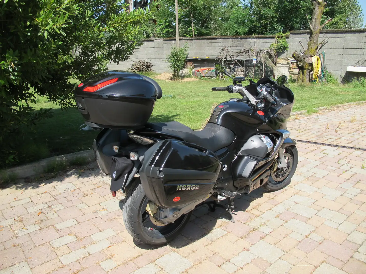 Moto Guzzi Norge 1200 GTV 8V Fekete - 1