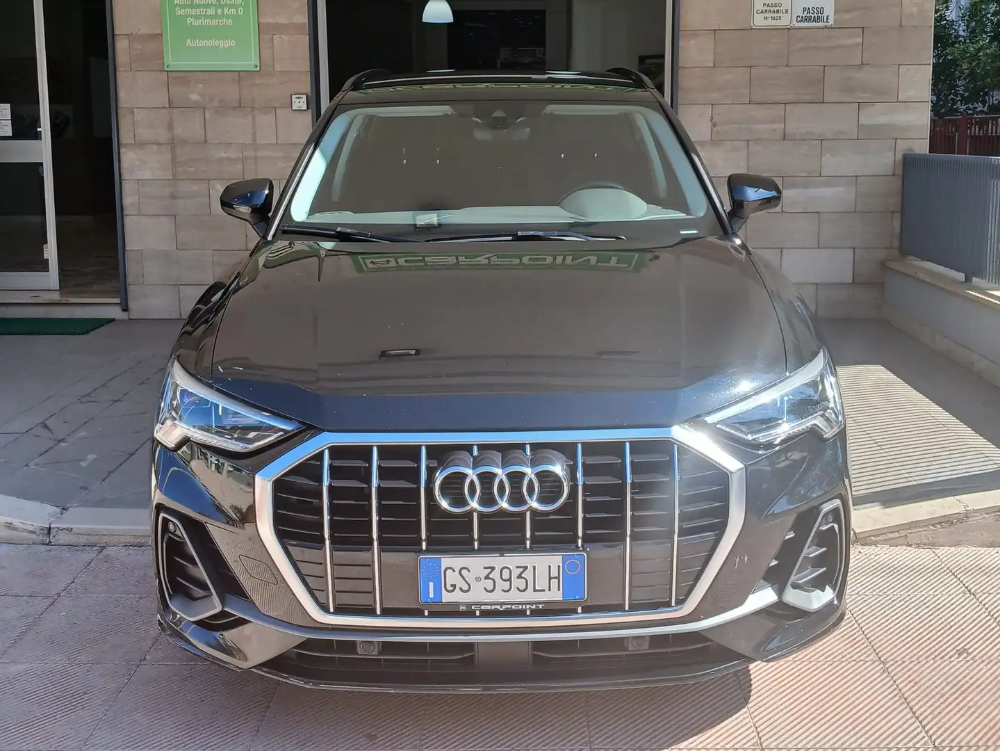 Audi Q3 Q3 35 2.0 tdi S line s-tronic Noir - 1