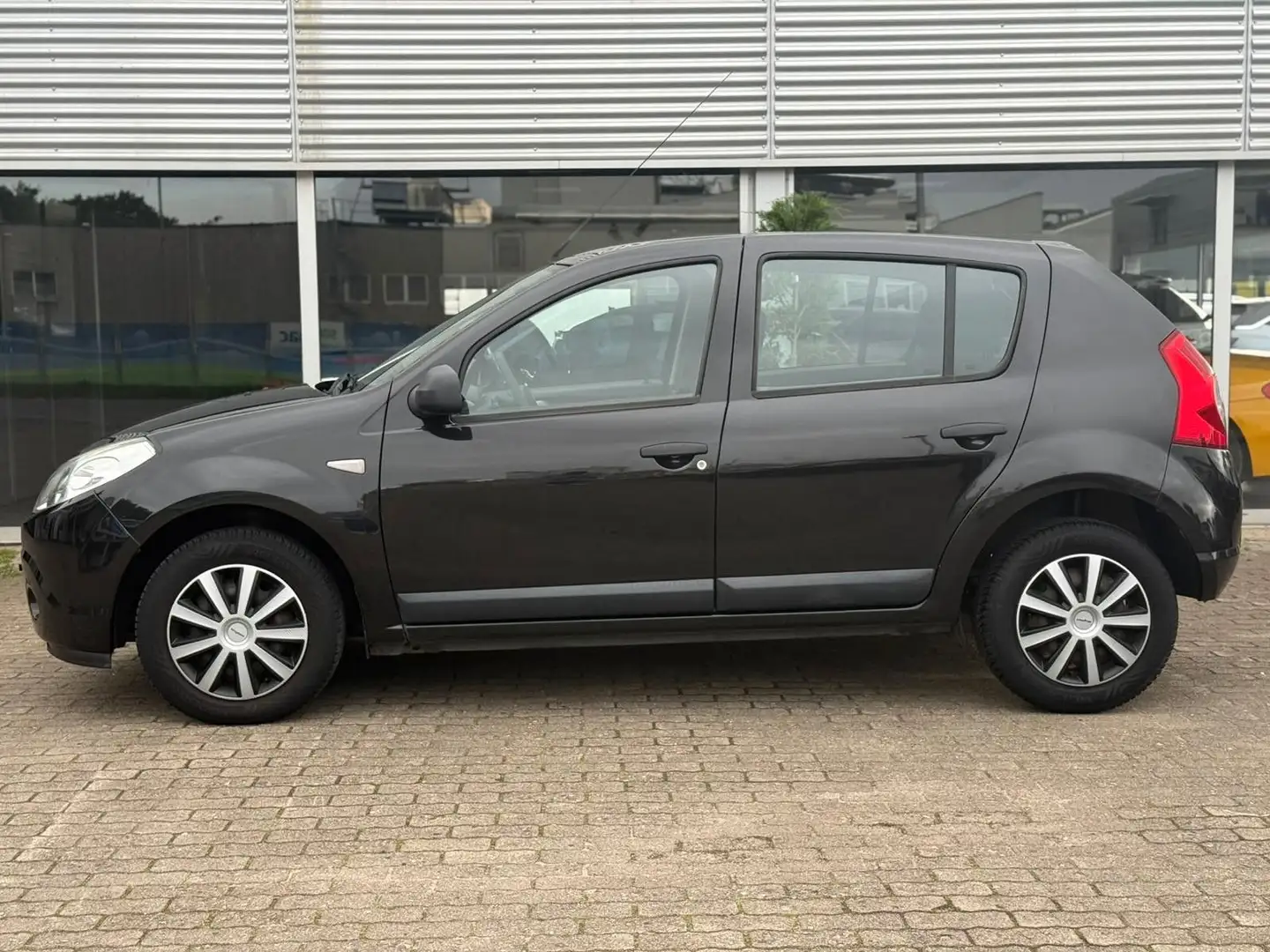 Dacia Sandero Ambiance Schwarz - 2