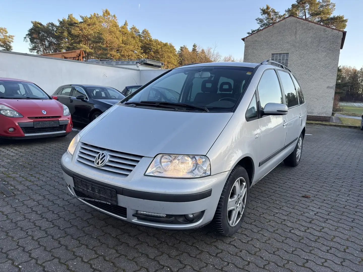 Volkswagen Sharan 1.9 TDI Cruise AHK*RFK*7SITZER Silber - 1