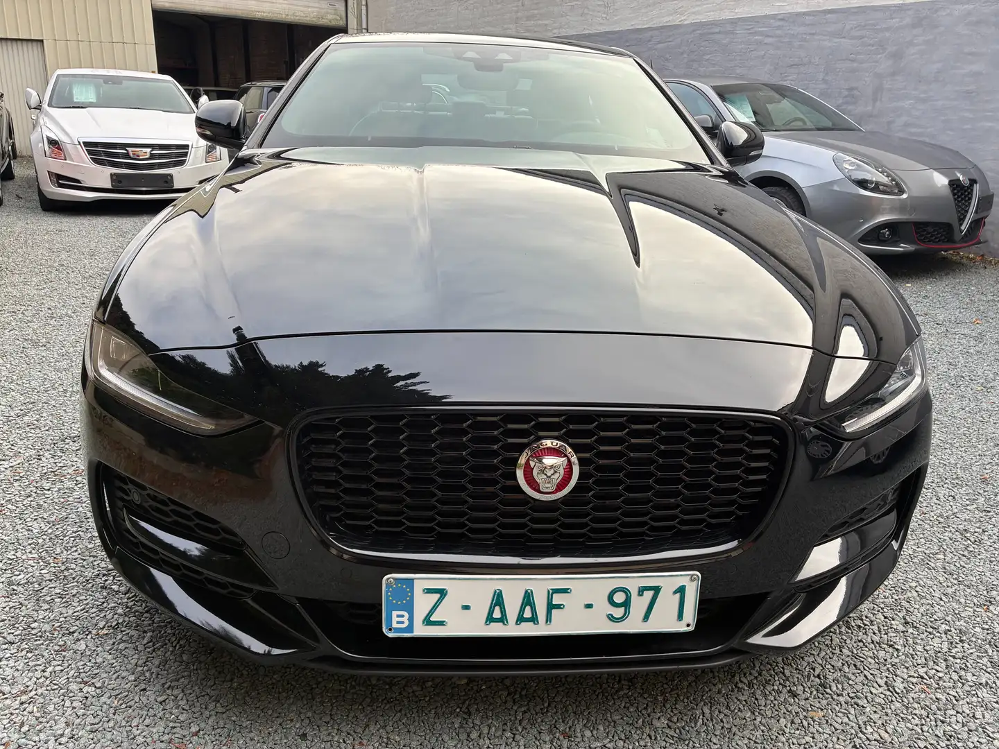 Jaguar XE XE 2.0 T P250 S BLACK-PACK 39265 km !! Zwart - 2