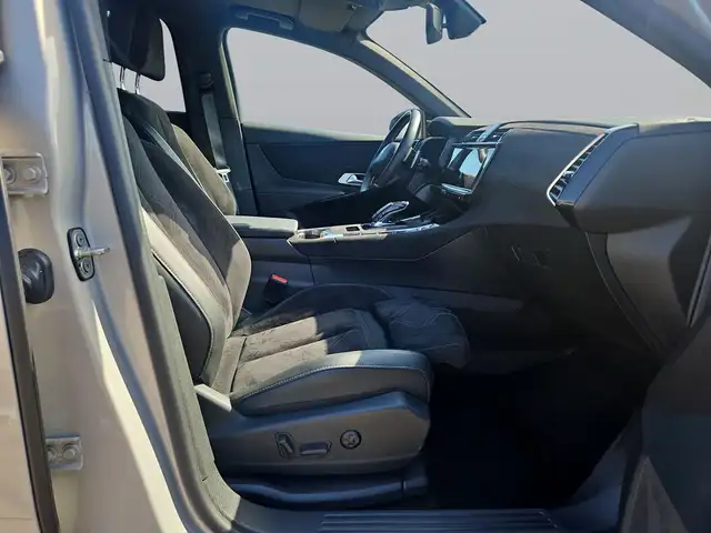 DS Automobiles DS 7 view 11